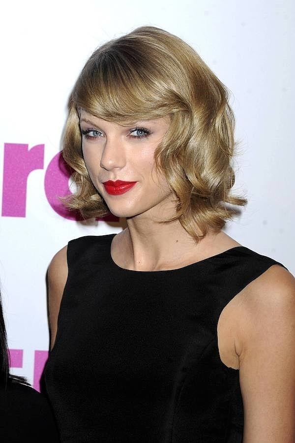 Taylor Swift ya había lucido en otras ocasiones el corte bob, pero con ondas y flequillo hacia un lado.
