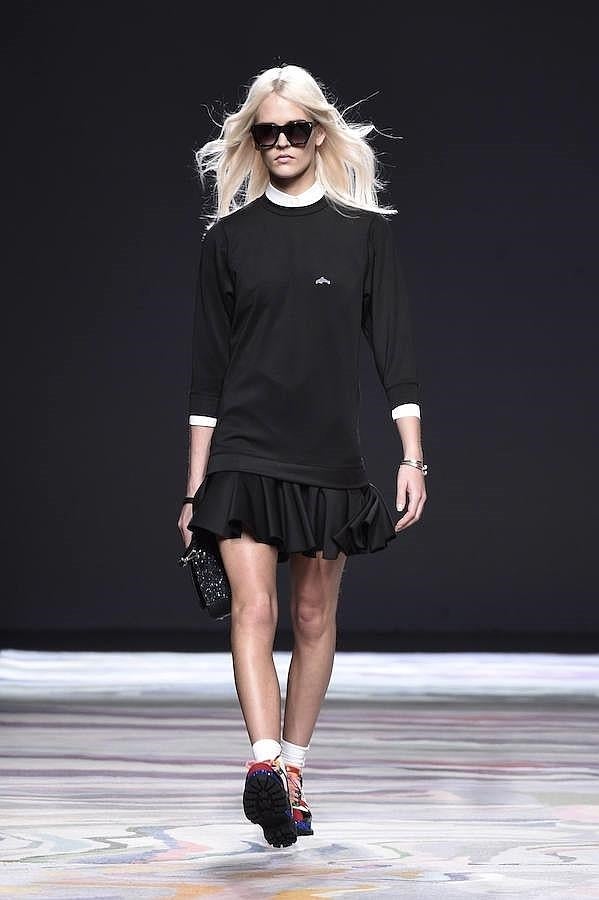 Los colores blanco y negro no podían faltar en esta colección.