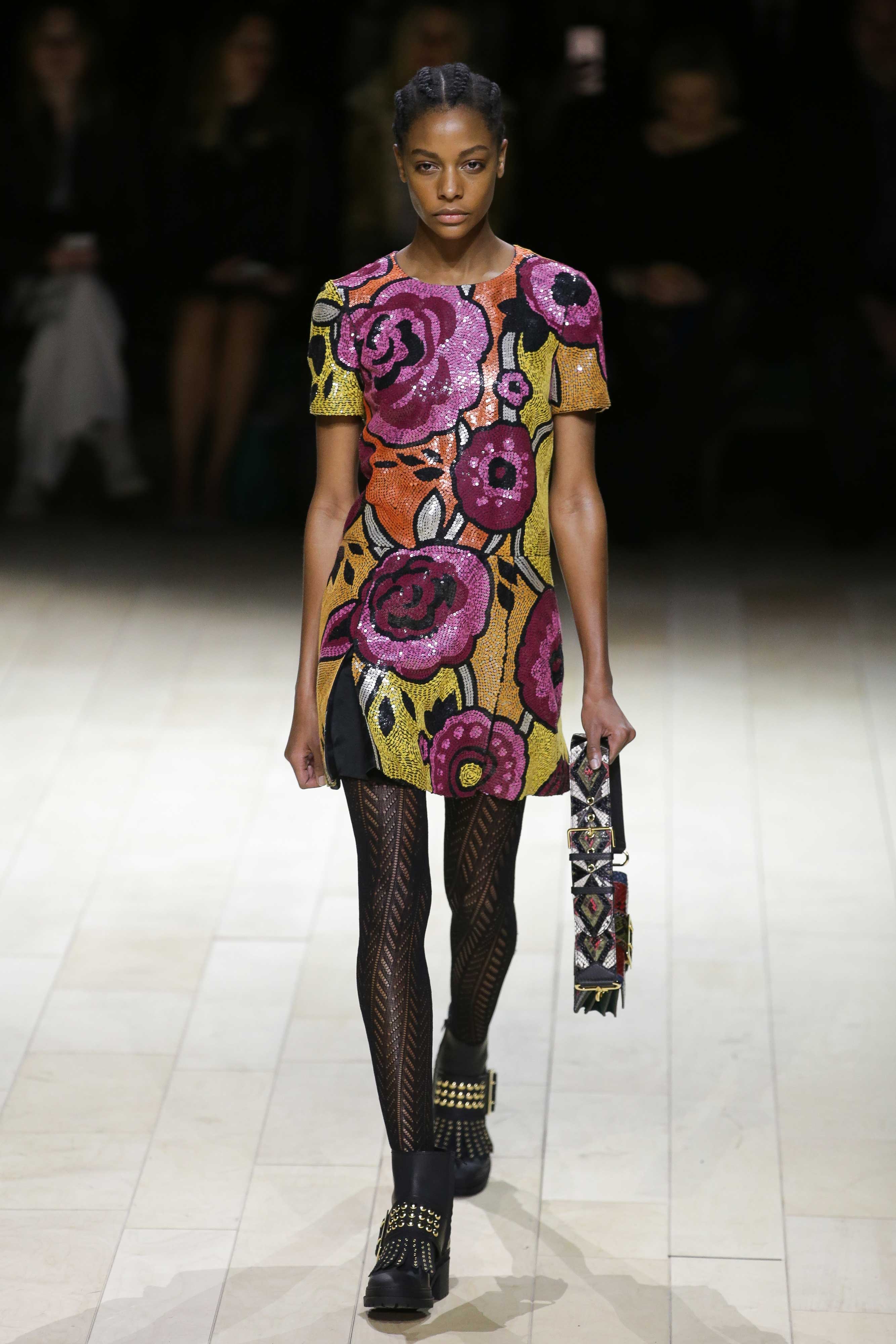 Los estampados XXL y los colores vivos tomaron la pasarela.