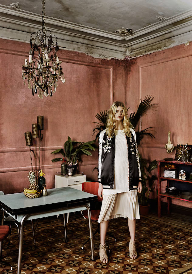 Look que mezcla romanticismo con tintes casual, entre nuestros favoritos de la temporada