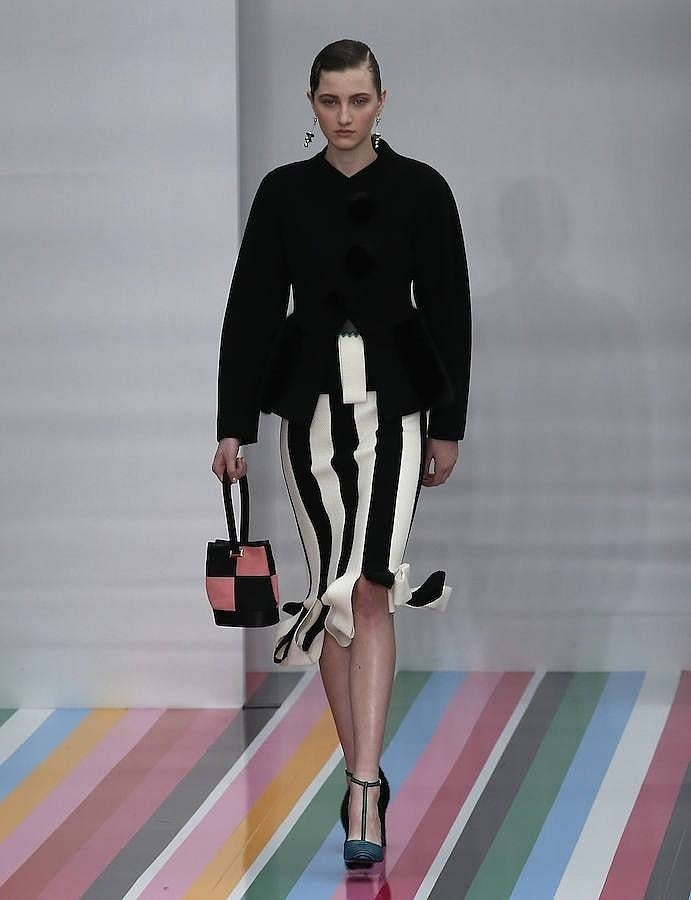 El binomio blanco y negro está muy presente en toda la colección.