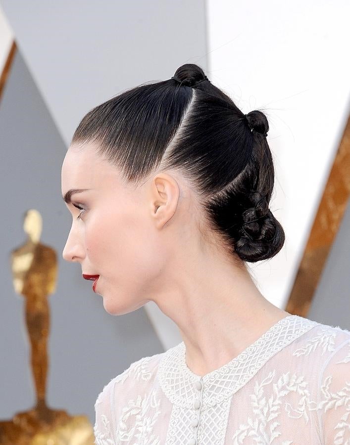 El original recogido de Rooney Mara en los Oscar 2016 estaba formado por tres mini moños.