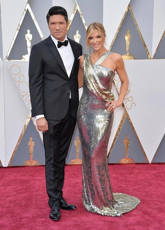 Brillante Debbie Matenopoulos en la alfombra roja de los Oscar.