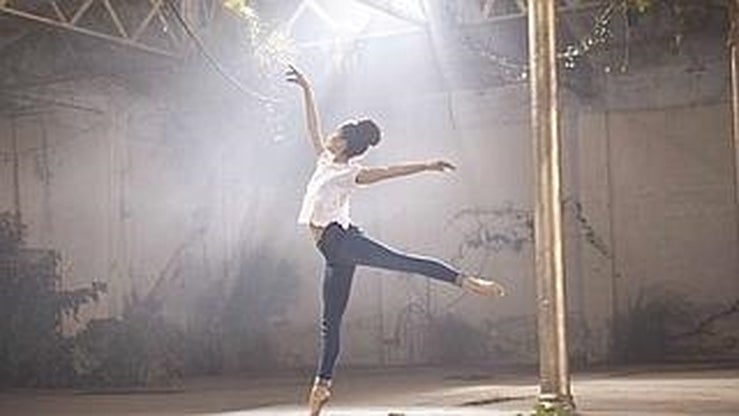 Fotos: Así se hizo la campaña 'Find your exotic jeans' de Desigual