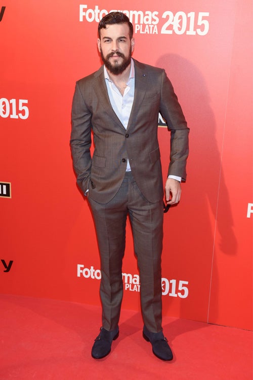 El actor, que se llevó uno de los premios, con traje de la firma Caramelo