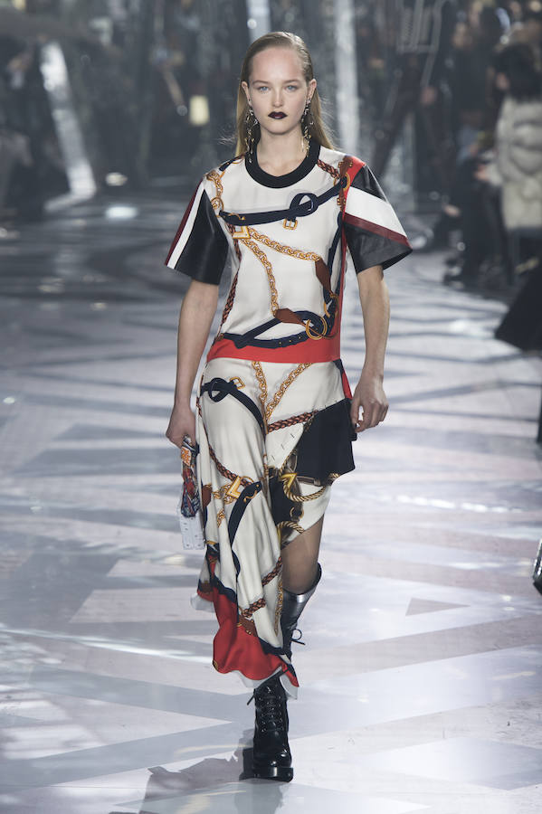 Otro de los looks con estampado de cadenas