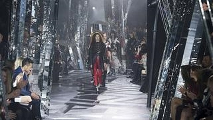Fotos: La arqueología futurista de Louis Vuitton para el invierno de 2016