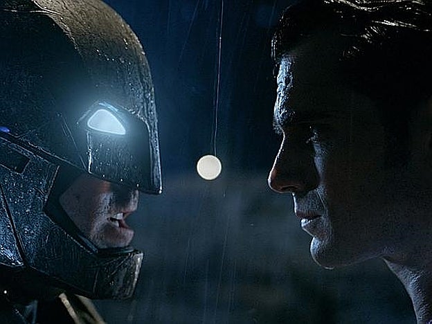 Vídeo: 'Batman V Superman' llega por fin a los cines.