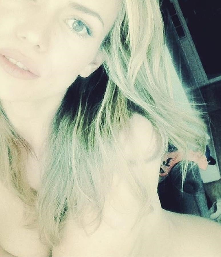 Hace unas semanas, Patricia Conde compartía en su cuenta de Instagram esta sugerente imagen en la que se intuye que está desnuda y que deja ver parte de su trasero. Muchos la acusaron de querer auto-promocionarse y ser nooticia a cualquier precio.