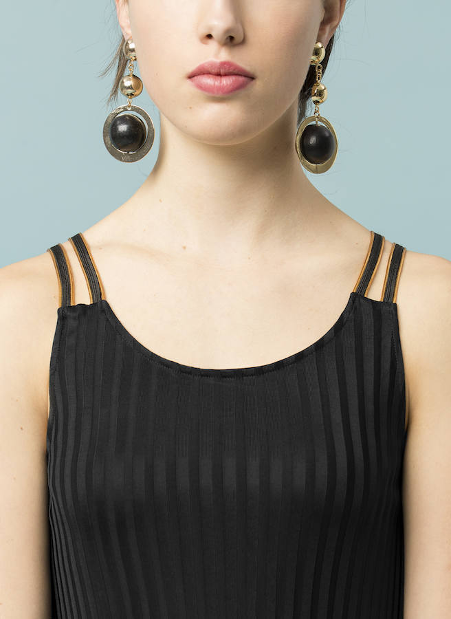 Detalle de las joyas que firma propone para complementar tus looks de ceremonia