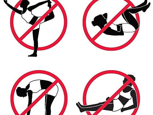 La flexión del tronco al agacharse, hacer abdominales y otros movimientos, es perjudicial si sufres diástasis abdominal.