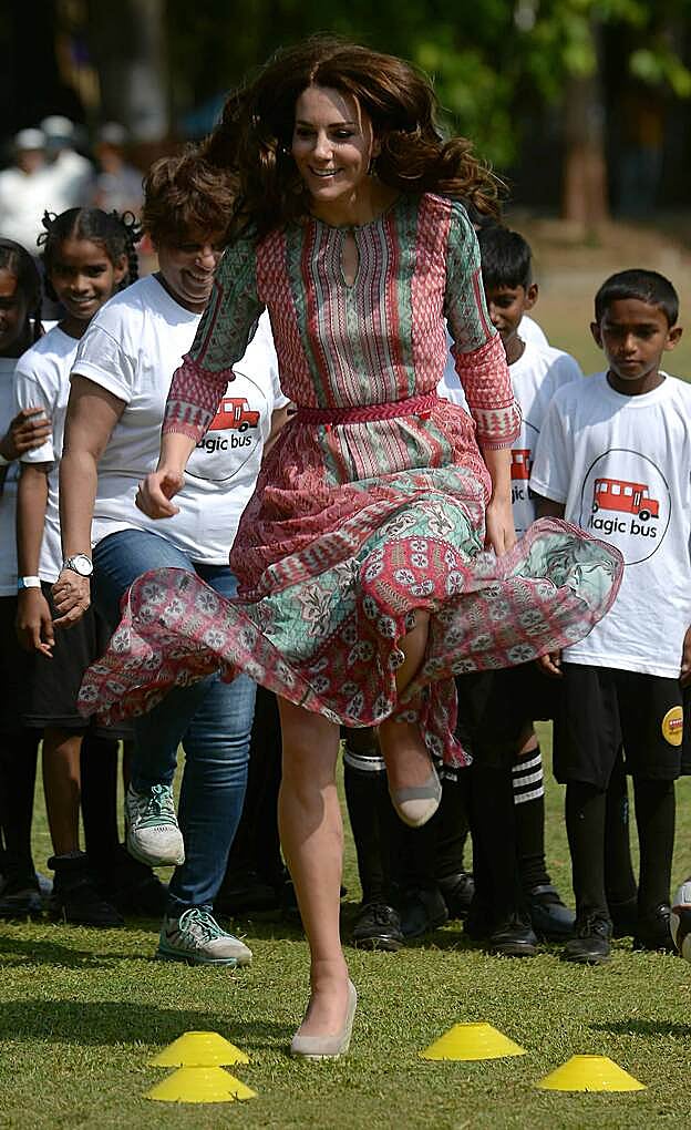 Kate Middleton no ha dudado en mostrarse de lo más animada y natural durante las diferentes actividades en las que ha participado.