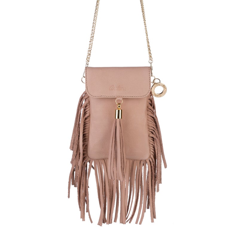 Bolso tipo Phonebag realizado en piel de bovino, de la firma Analuna (Precio: 65 euros).