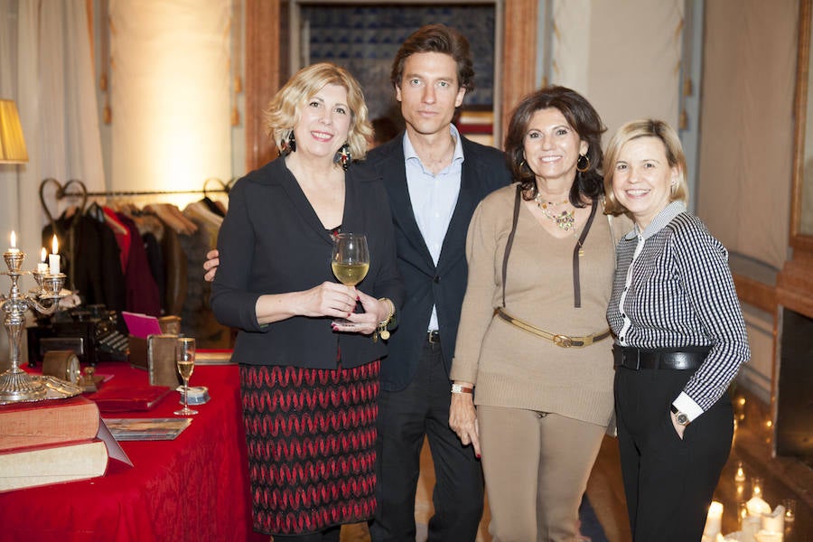 Carmen Valiño de Estudio Merlin, Lorenzo Moinet Ybarra, dueño del Palacio Duarte Coelho, Inmacula Pérez Castellanos, de Pérez Castellanos Abogados, posan junto a Charo Carrera, directora de Mujerhoy.