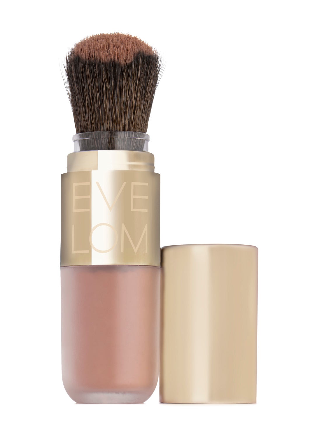 Unifica y mejora el tono natural de la piel y consigue un hermoso bronceado gracias a la luz que reflejan los polvos ultra finos. Enriquecido con 'berry flux vita' para mejorar la hidratación, la elasticidad y el tono de la piel. 2 tonos. (55€)