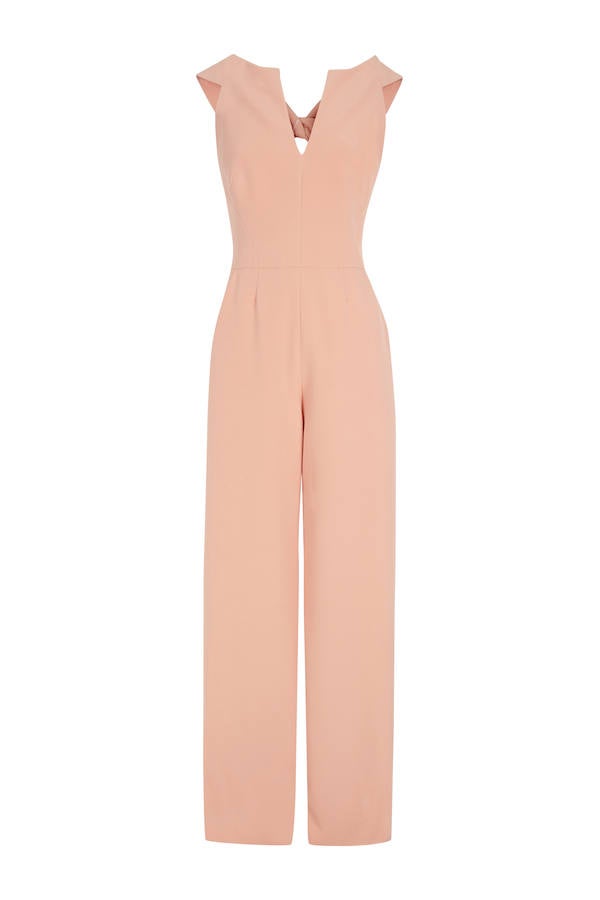 Si buscas algo sencillo, en color nude y con un detalle especial en la espalda, este modelo de Pedro del Hierro es tu opción (Precio: 259 euros)