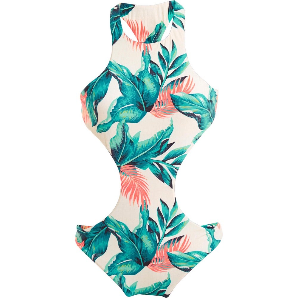 Uno de los modelos de la firma deportiva es de estampado tropical y con aberturas laterales (Precio: 74.95 euros).