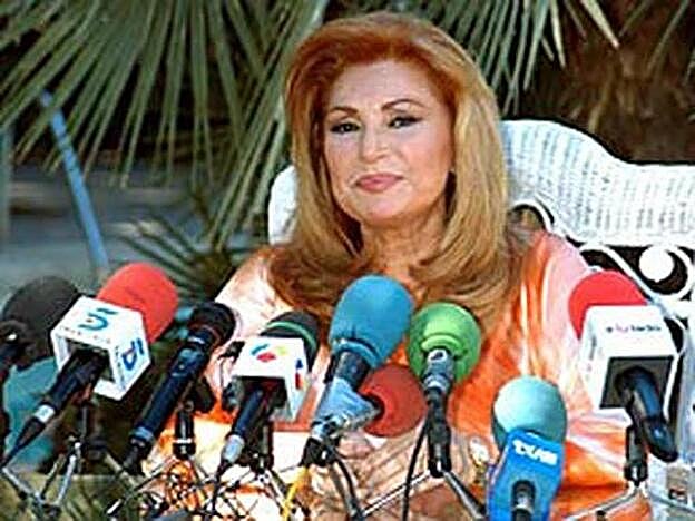 Rocío Jurado durante la rueda de prensa en la que comunicó su enfermedad.