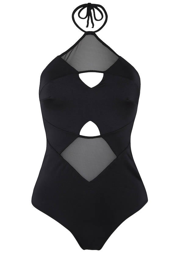 Con estratégicas transparencias y en color negro (Precio: 125 euros).