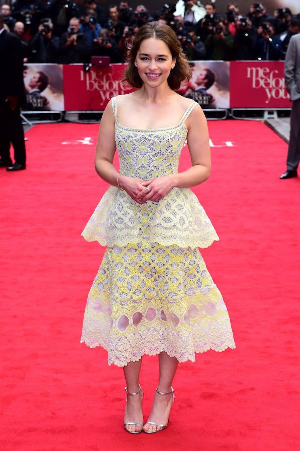 La actriz de 'Juego de tronos' presentó la película en Londres enfundada en un vestido de Ulyana Sergeenko Couture