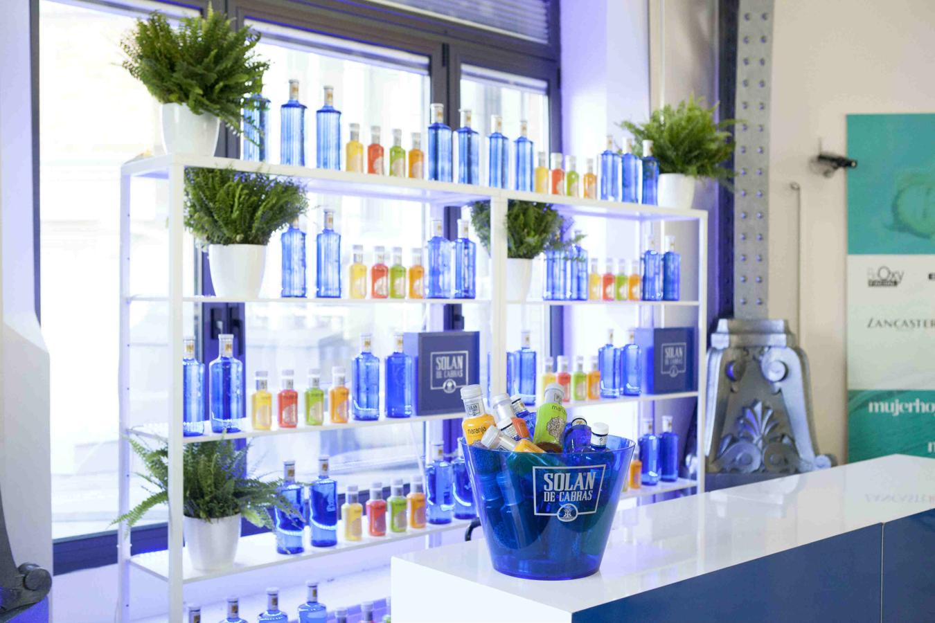 Y entre tanta belleza las asistentes disfrutaron en la tercera planta del Beauty Club, un espacio para relajarse, charlar, reír...