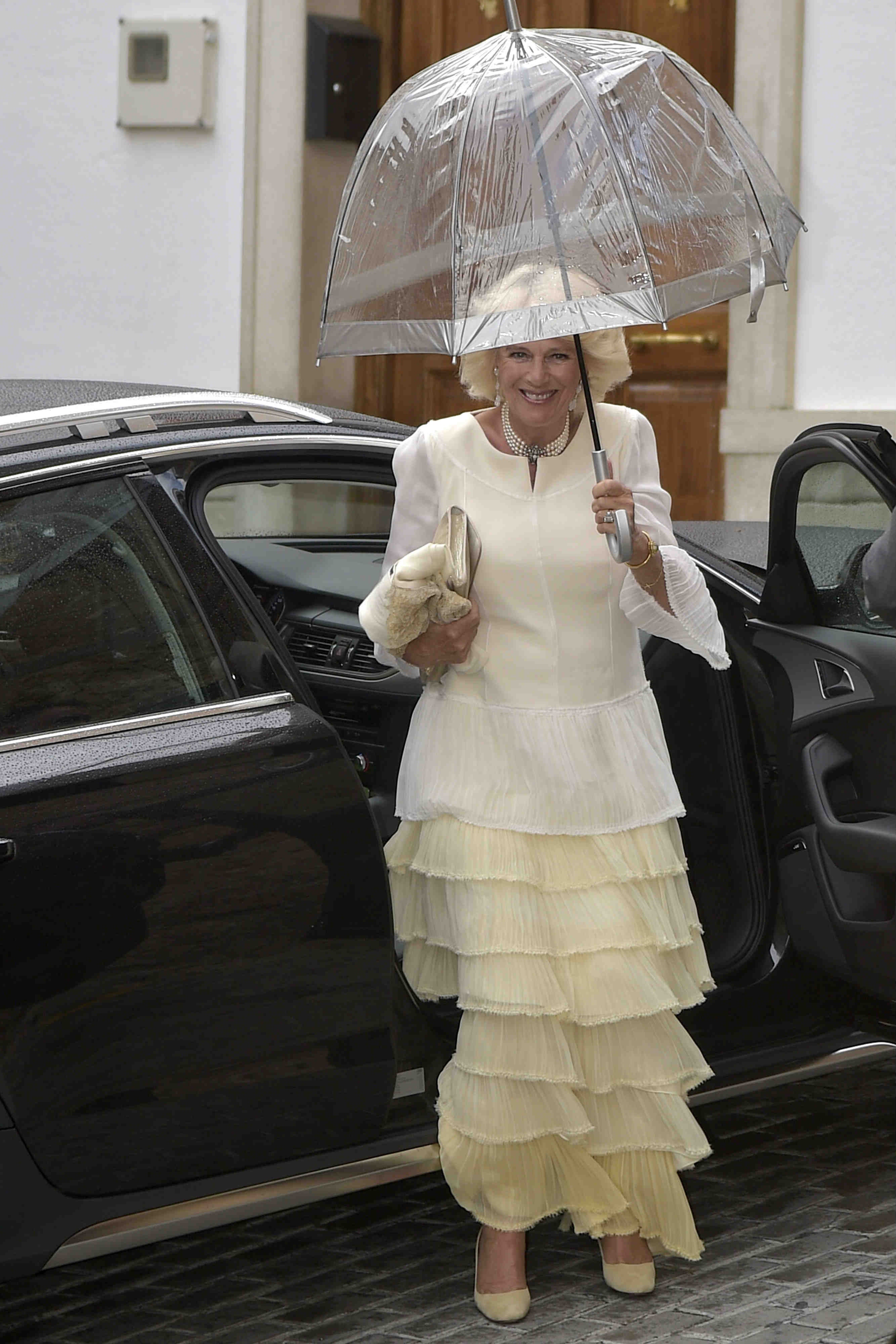 La duquesa Camilla de Cornuall entrando a la ceremonia.
