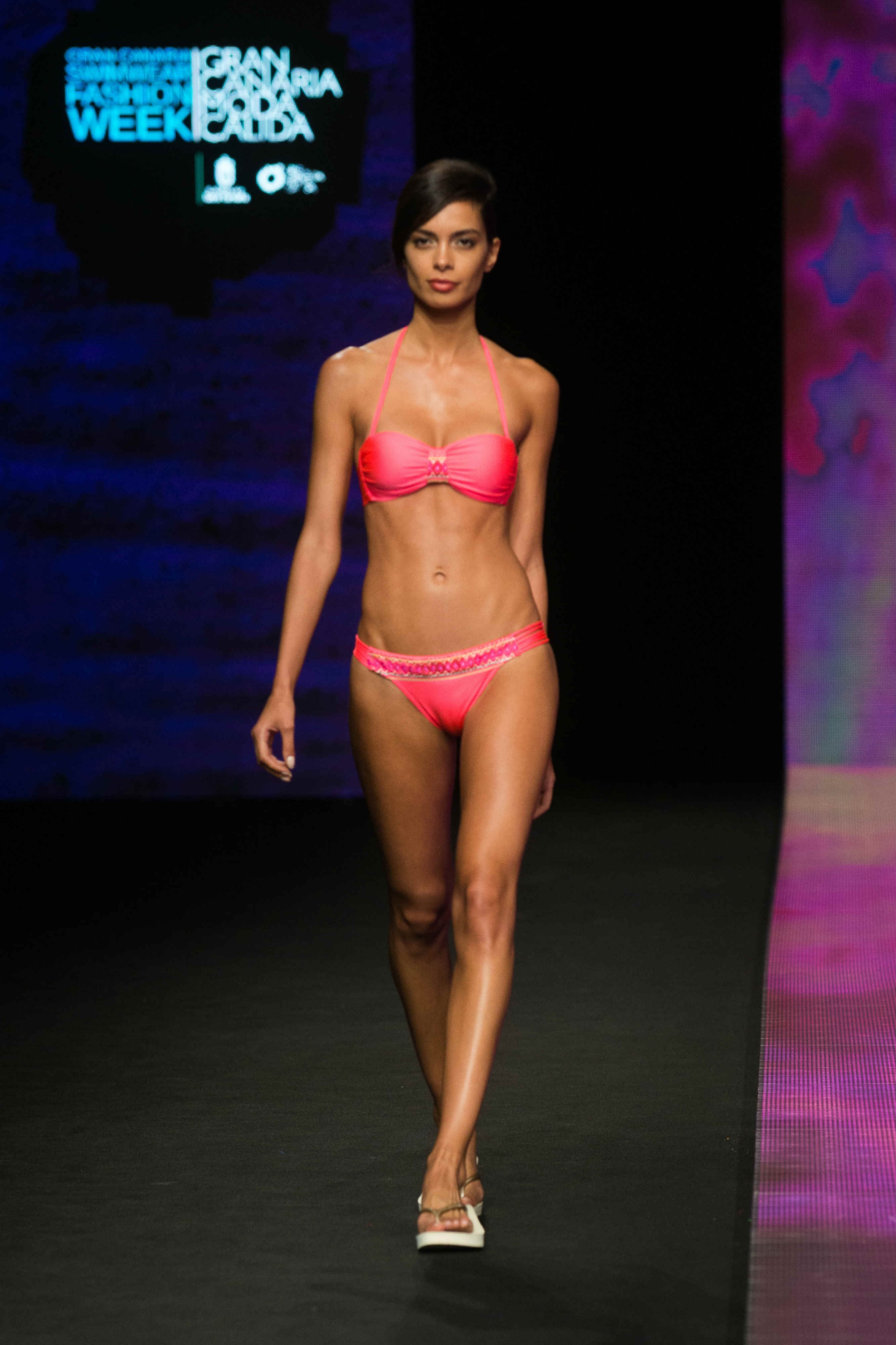 La modelo Joana Sanz con un bikini de Livia en Moda Cálida de Gran Canaria 2016