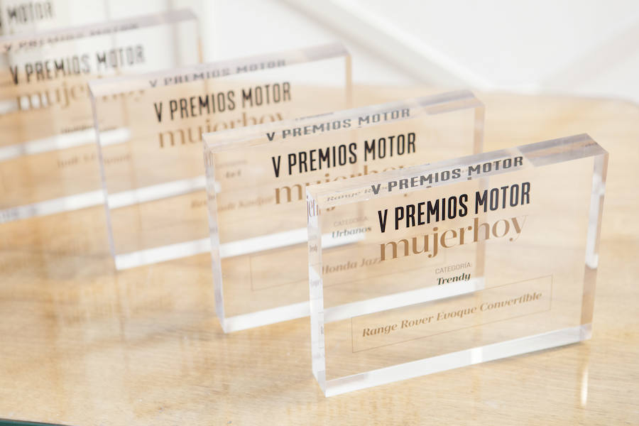En esta quinta edición de los Premios Motor Mujerhoy entregó a los ganadores un galardón de metacrilato.