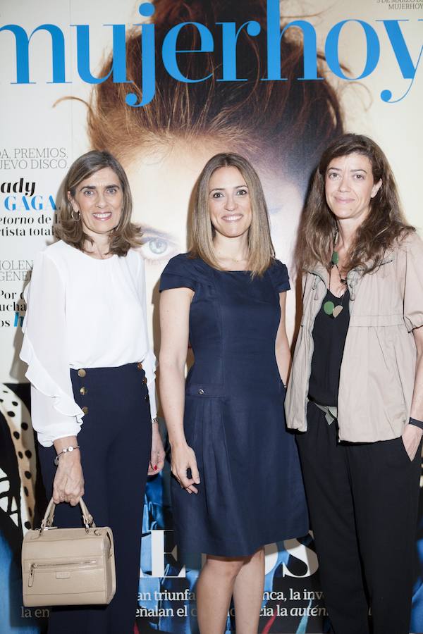 Paloma Olarieta Soto, gerente de cuentas en Llorente & Cuenca, Amaia Campos, directora de publicidad de Mujerhoy, y Constanza Pasqual del Pobil nueva directora de comunicaciones de Bridgestone Europa para España y Portugal.