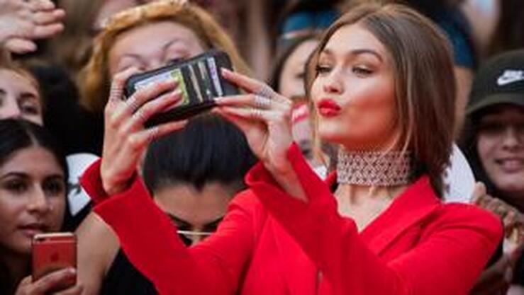 Fotos: Así posa Gigi Hadid para sus fans y para Instagram