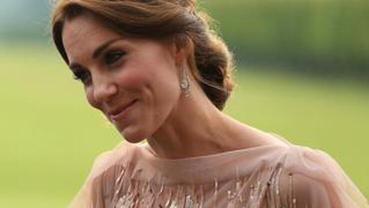 Fotos: La elegancia de Kate Middleton con vestido de Jenny Packham