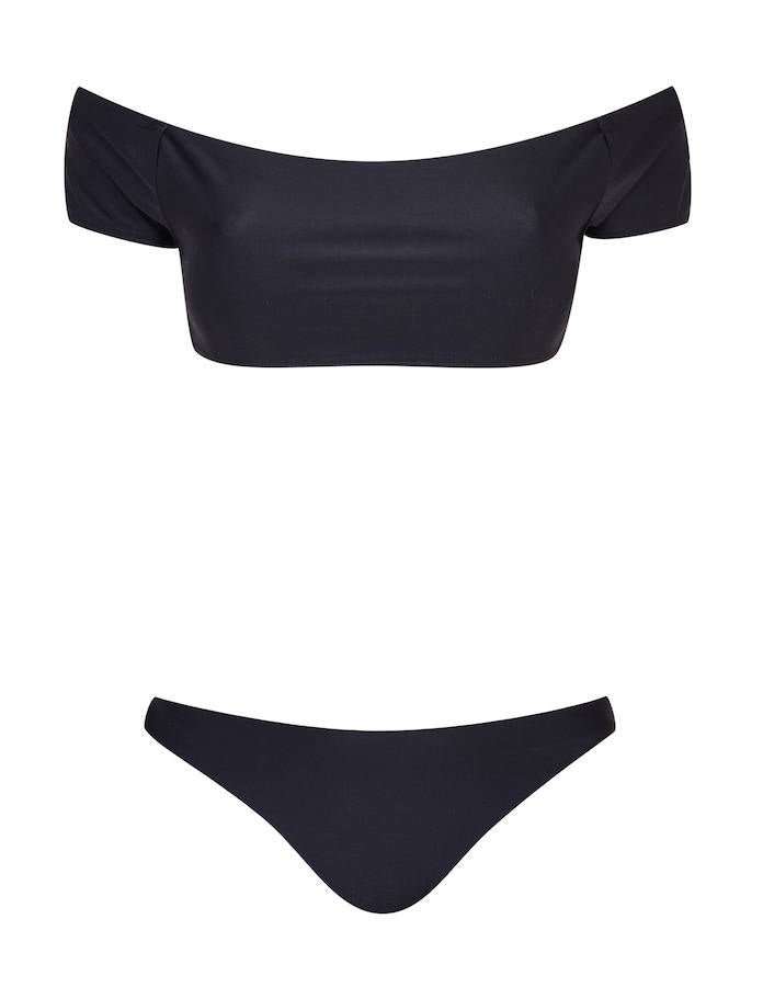 La colección creada por Kylie y Kendall Jenner para Topshop incluye modelos como este de escote bardot (CPV)