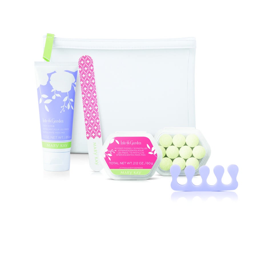 Incluye pastillas efervescentes, exfoliante para pies, separadores de dedos y lima de uñas 3 en 1. (32€).