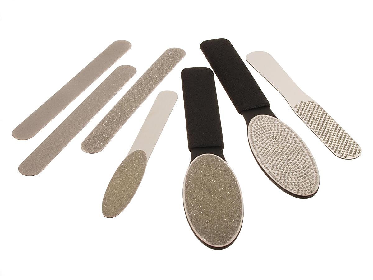 Exclusiva gama de limas con genuinos diamantes. Cada una está concebida para un determinado tipo de uña y piel permitiendo un limado excepcional y preciso. (A partir de 29€ -Mini File, lima pequeña de viaje, en http://www.5thsquare.es/).