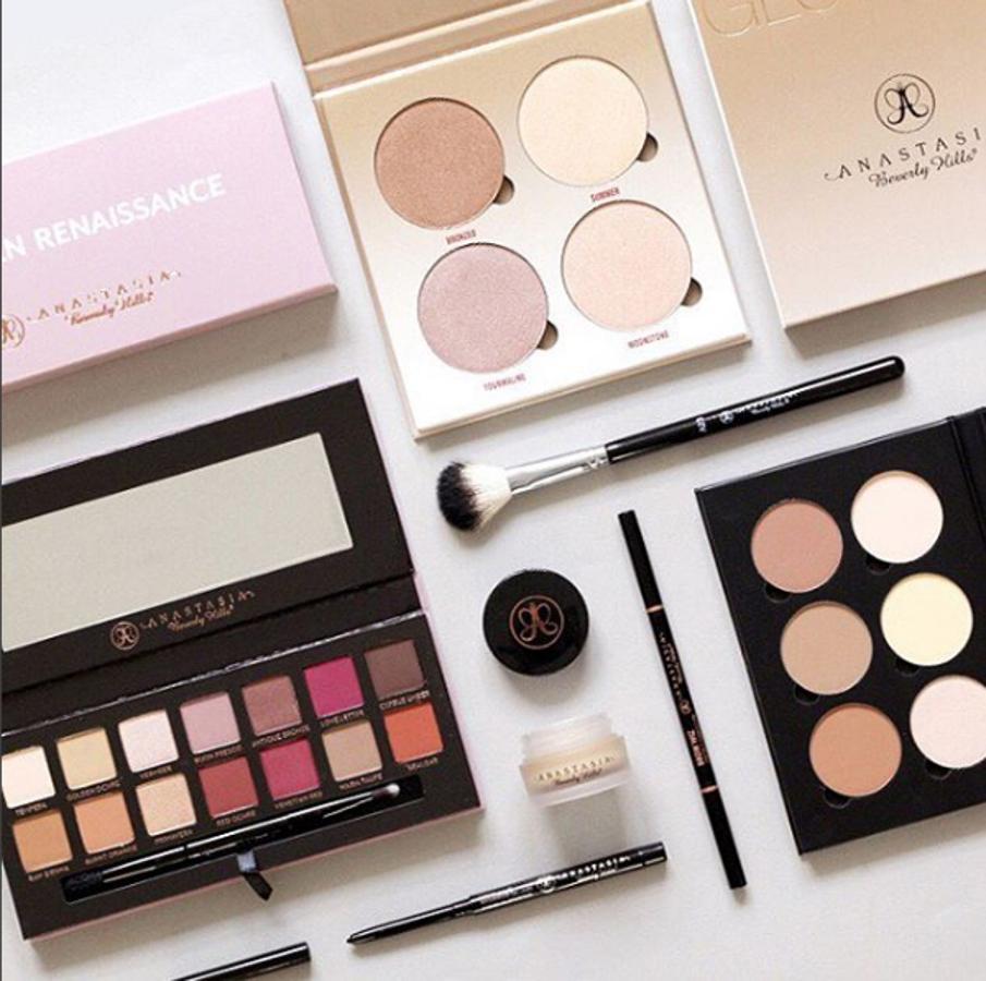 Su nombre en español sería Culto a la Belleza, y eso es lo que hace precisamente esta web inglesa: vender productos de belleza de lujo, cosméticos y productos de cuidado facial de marcas nicho. Si sigues su cuenta de Instagram estarás al tanto de todas las novedades de cada temporada