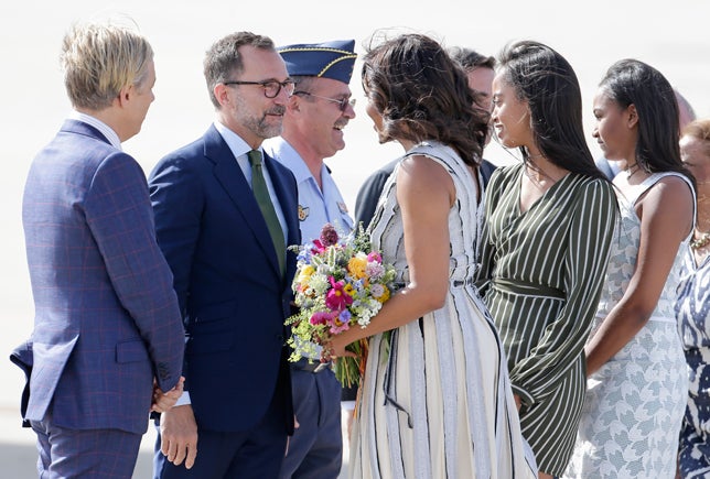 Tanto Michelle Obama como sus hijas y su madre mostraron desde su llegada una gran confianza y complicidad con James Costos y su marido que, por cierto, fue a quien la Primera Dama encargó personalmente la decoración de la Casa Blanca cuando la familia se trasladó a la residencia presidencial.