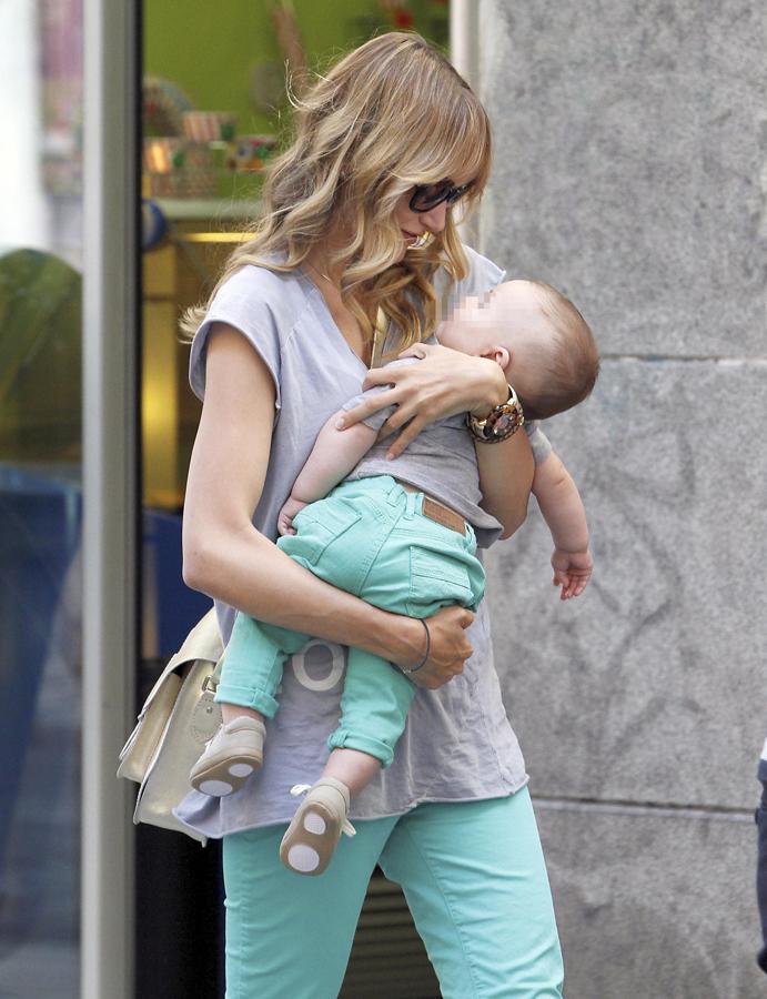 Lucas, el hijo que tuvo con Fonsi Nieto, ha sido su vía de escape en sus dos sonados fracasos sentimentales.