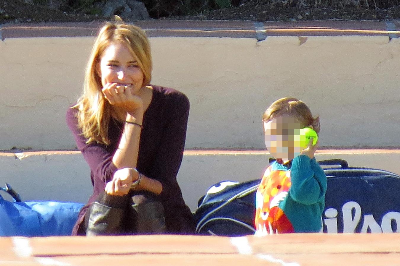 Desde que comezón a salir con Feliciano López, poco después de terminar con Fonsi, fue normal verla en las gradas de los partidos de tenis junto a su hijo, Lucas.