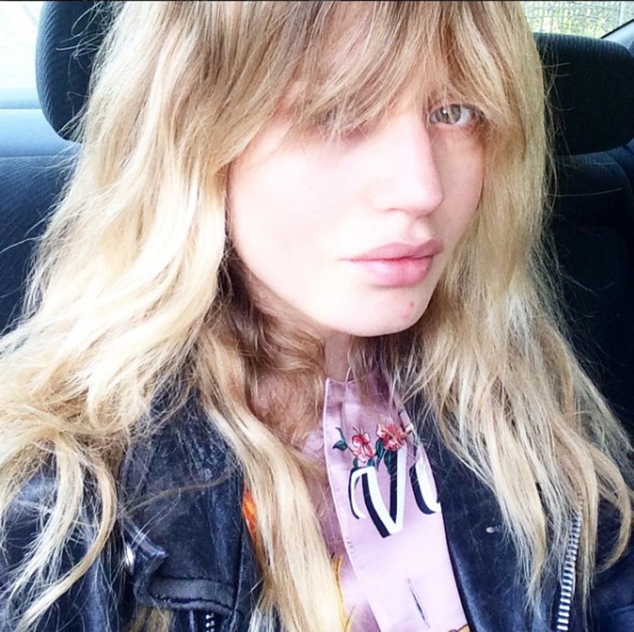 La joven modelo, hija de Mick Jagger y Jerry Hall, posa en su perfil de Instagram sin una gota de maquillaje.