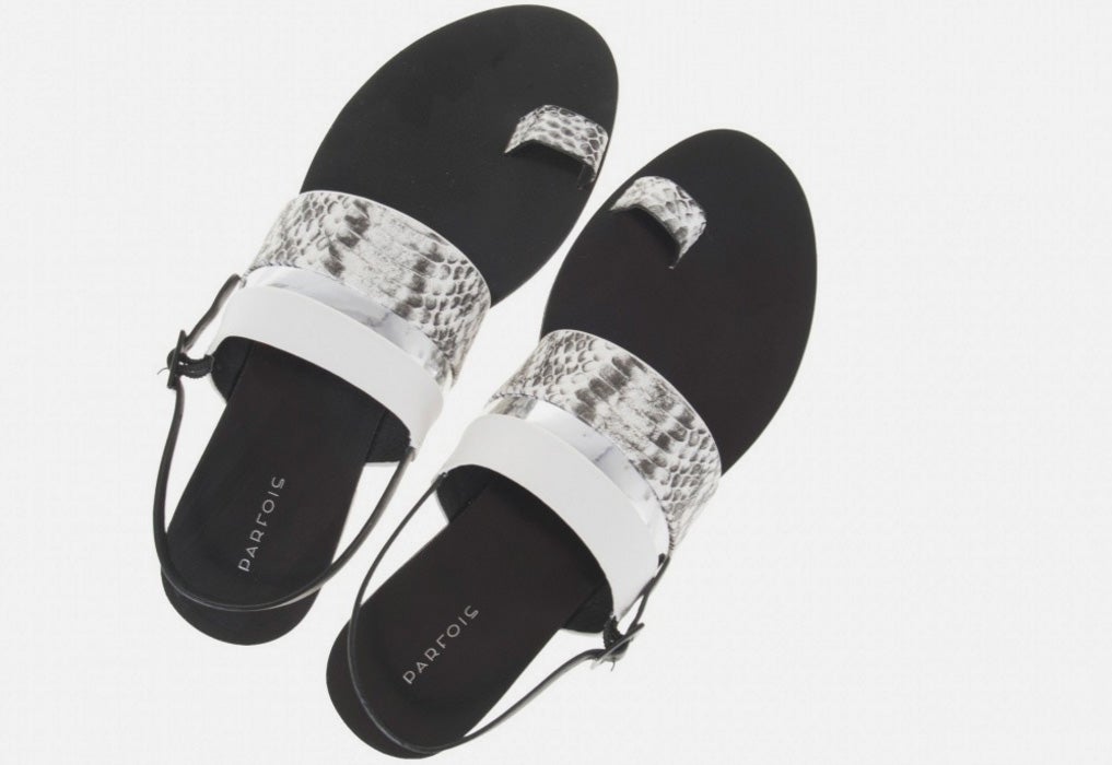 Otro de los modelos perfectos para convertirse en comodín de tus looks de verano (Precio rebajado de 19.99 euros a 12.99 euros).