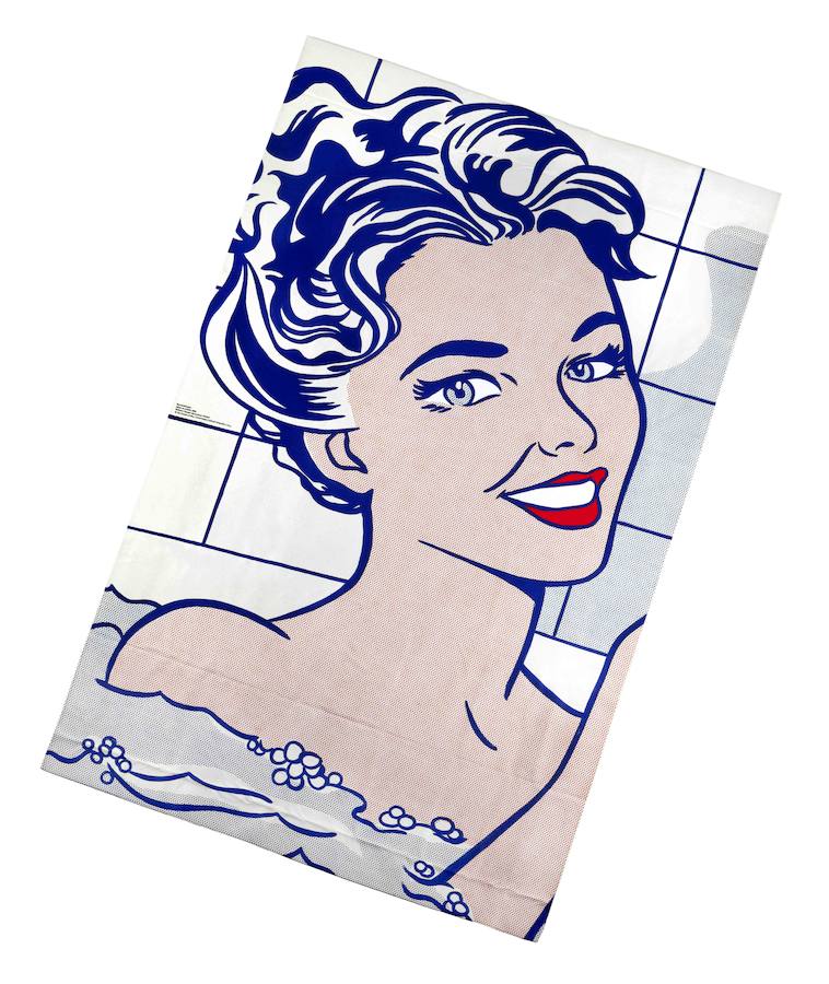 Toalla con el cuadro 'Mujer en el baño' a la venta en la Tienda del Museo Thyssen (CPV)