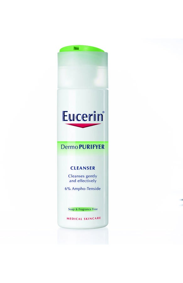 Gel limpiador facial que reduce el exceso de sebo de forma muy suave, a la vez que elimina la suciedad y el maquillaje. Compatible con tratamientos anti-acné. Gracias a su textura libre de aceites y a su acción antibacteriana, la piel queda más limpia y saludable. Sus ingredientes de limpieza con 6% de anfóteros reducen el exceso de grasa de forma muy suave. Sin jabón. (13€)