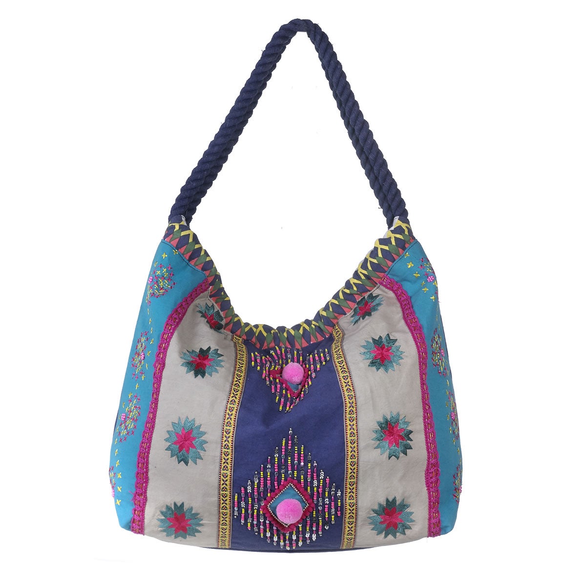 Imprescindible para los looks de verano, un modelo como este bordado en varios colores (Precio rebajado de 39.50 euros a 27.75 euros).