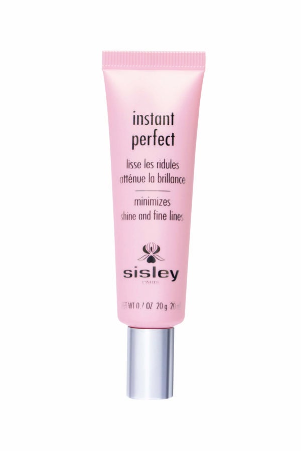 Base de maquillaje ultracorrectora, que afina los poros. Además es un producto sublimador que rellena las arrugas ópticamente. Su fórmula combina activos de tratamiento específicos para un efecto de relleno que alisa las arrugas a largo plazo (extracto Peptídico de Soja). La Glicerina Vegetal aporta comodidad e hidratación y refuerza la fijación del maquillaje. (52€)