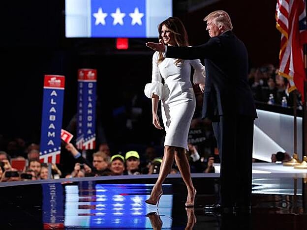 Galería. Melania Trump con el vestido que agotó durante su polémico discurso.