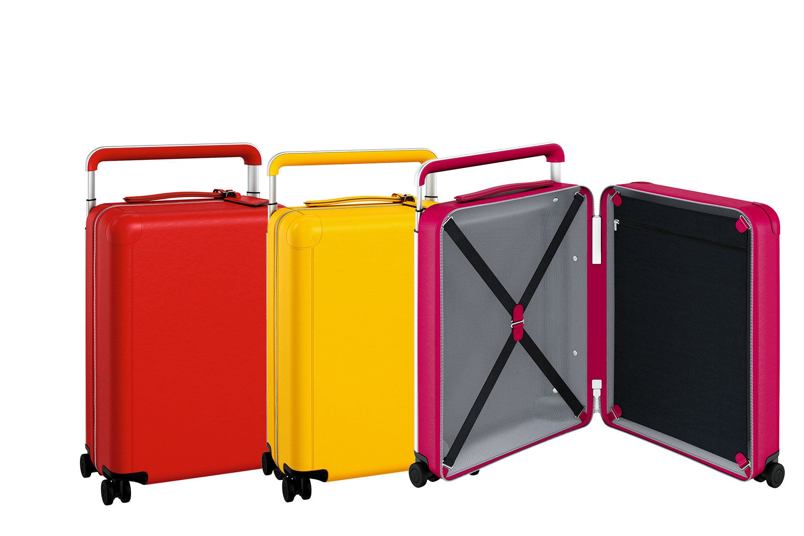 Son las New Rolling, las maletas que Louis Vuitton ha realizado en colaboración con el diseñador industrial Marc Newson. Un diseño revolucionario por su extraordinaria ligereza y por tener un 15% más de espacio respecto a otras de las mismas medidas. Se comercializan en el cuero Epi en varios colores, pero también en el clásico Monogram.