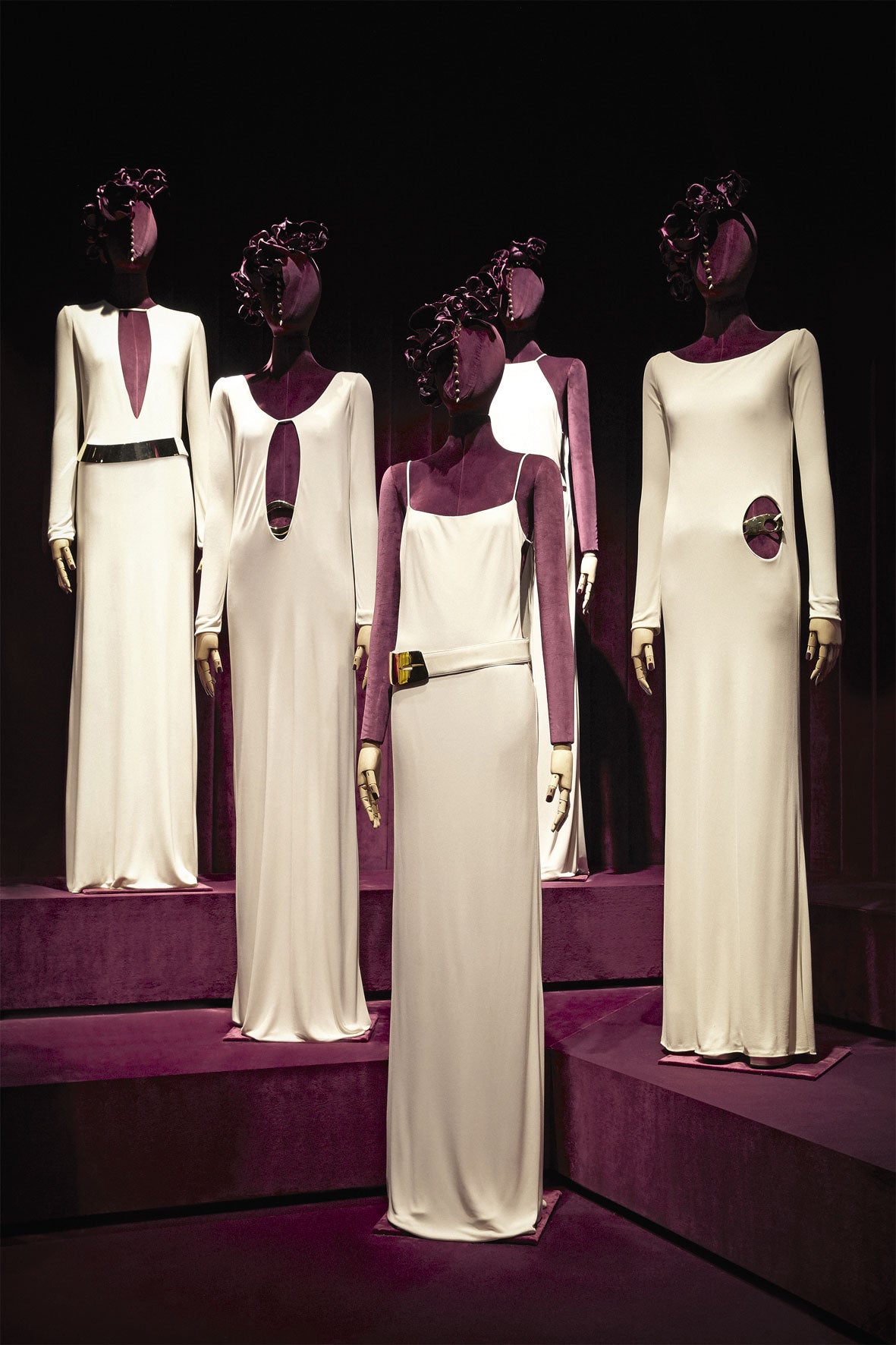 Marcó un antes y un después en la firma. Incluso se puede afirmar que Tom Ford la convirtió en lo que ahora es. Por eso, Alessandro Michele (el actual director creativo de la firma) ha querido hacerle un reconocimiento. Y lo ha hecho con dos nuevas salas dedicadas al texano en el museo que tiene la marca en Florencia. En una se exhibe pret à porter y en la otra, accesorios. Un homenaje más que merecido. www.guccimuseo.com