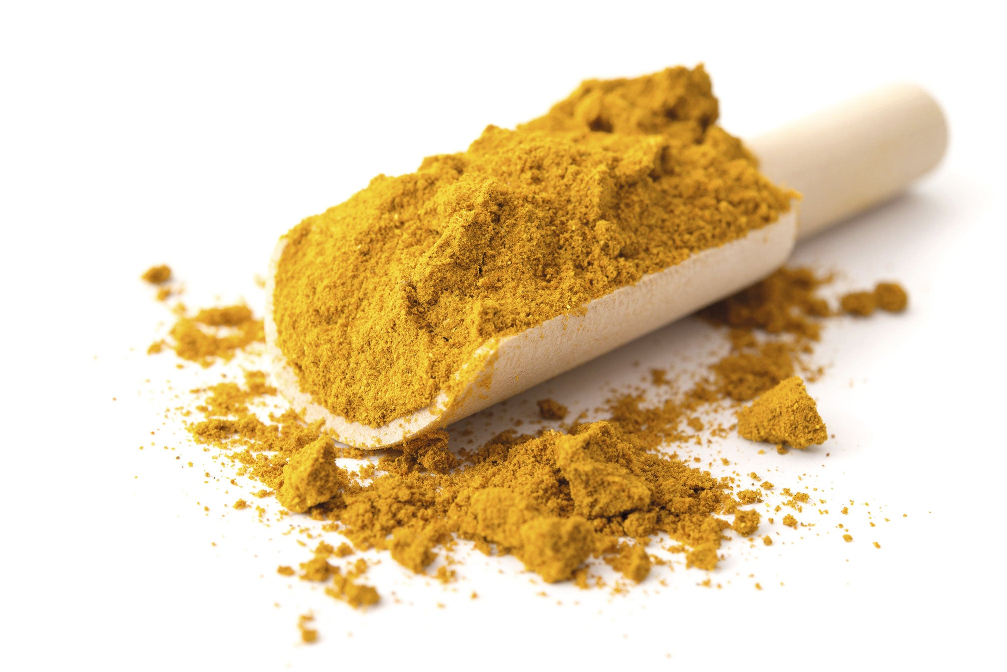 Constituye uno de los antiinflamatorios naturales más potentes. Su principal constituyente es la curcumina. En laboratorio se ha comprobado que la curcumina inhibe el crecimiento de un gran número de tumores como los de colon, hígado, mama, ovarios y leucemia, entre otros. Ayuda al organismo a producir sustancias anticancerosas y tiene un gran poder antioxidante.