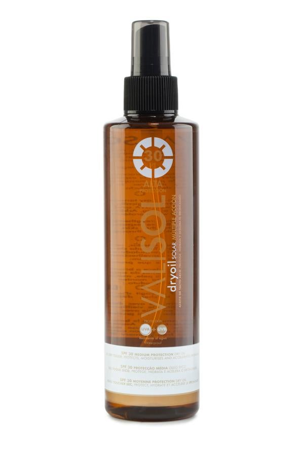 Aceite bronceador, no graso y de tacto seco, de rápida absorción. Formulado con filtros solares UVA y UVB, ayuda a prevenir el envejecimiento prematuro de la piel. Además, está enriquecido con: Vitamina E, antioxidante que protege del daño causado por los radicales libres y Tirosina, que estimula y fortalece el bronceado natural. (19,50€)