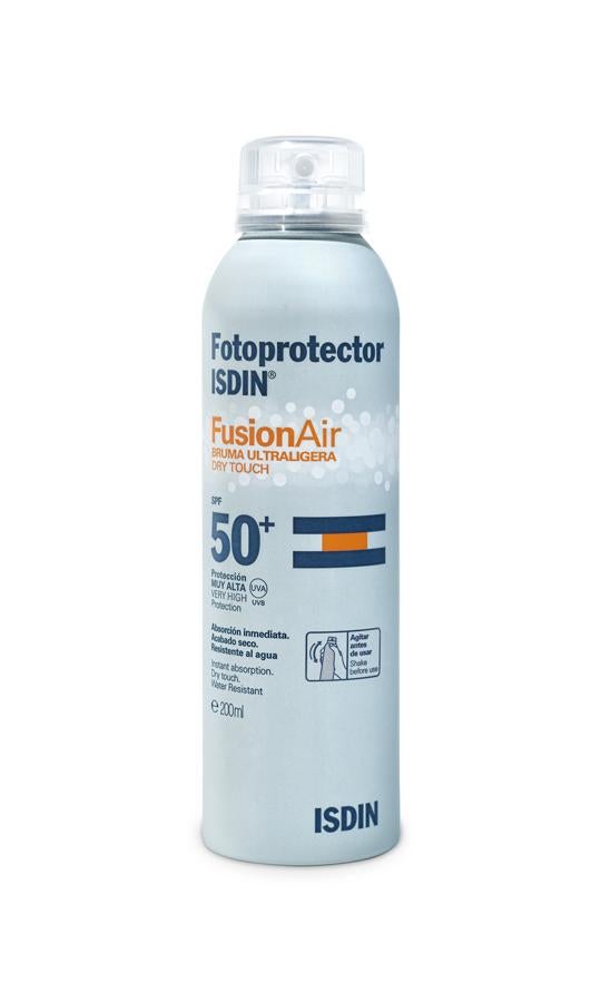 Primer spray Isdin con Tecnología Fusion, fácil de aplicar y de absorción inmediata que se funde con la piel. Bruma ultraligera y seca que permite una aplicación en cualquier posición, incluso boca abajo. Resistente al agua y con acabado seco. (22,84€)